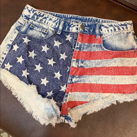 Shorts - Picture 1 of 2